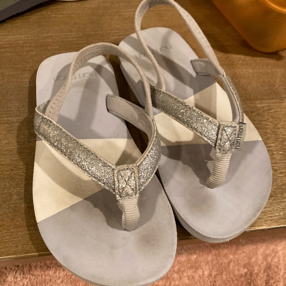 Hari mari toddler flip flops silver 8